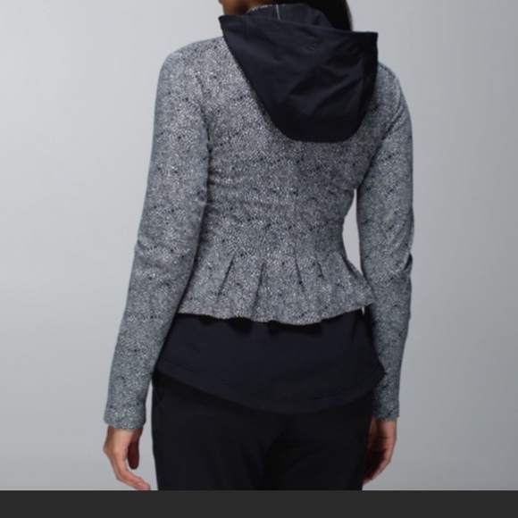 NWT edgy Lululemon Bust A Move Jacket size 10 - Picture 4 of 16